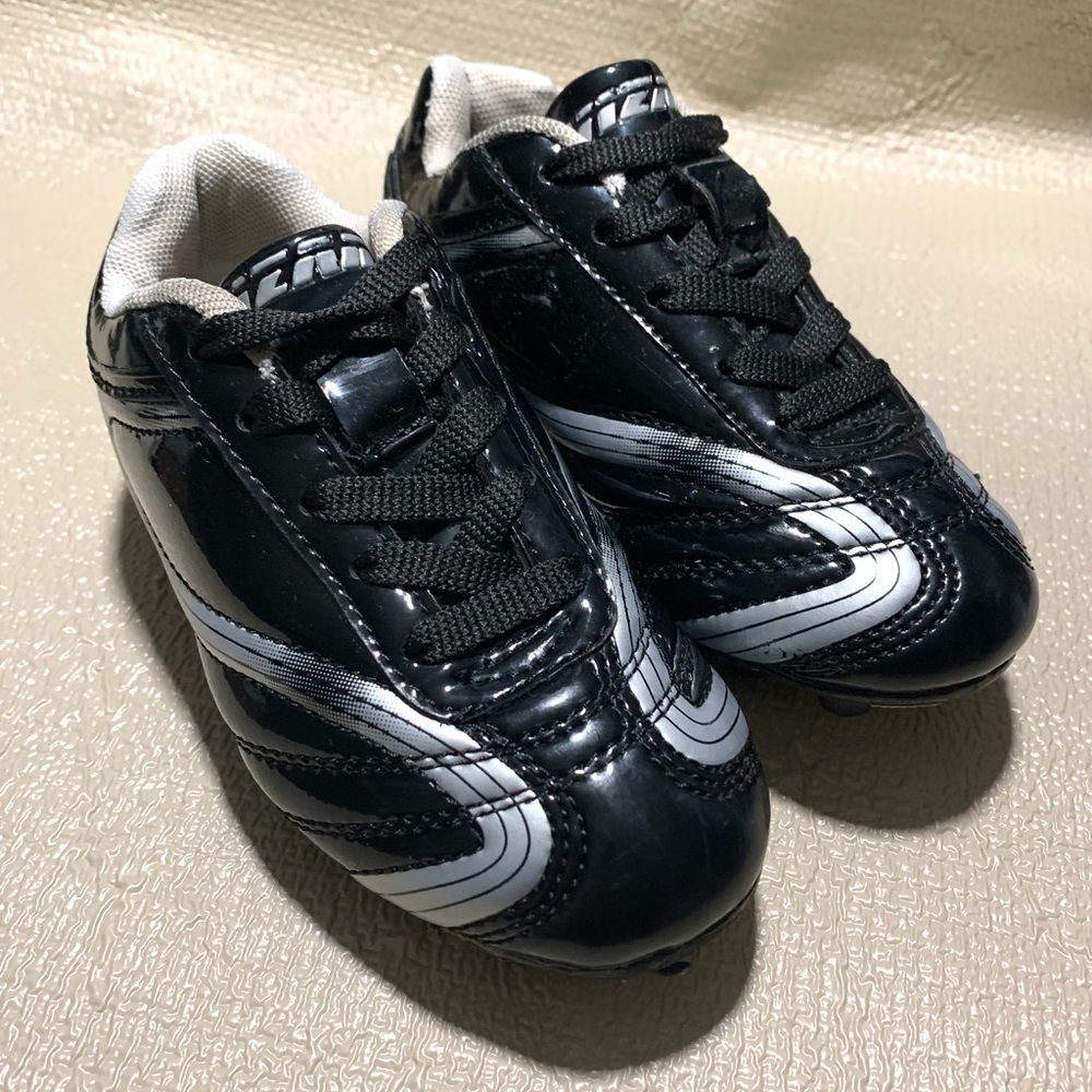 Vizari Treviso 93262 FG Soccer Shoes Firm Ground Cleats Kids Size 10 Preowned